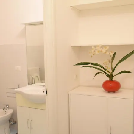 Loft With Private Parking Apartman Trieszt