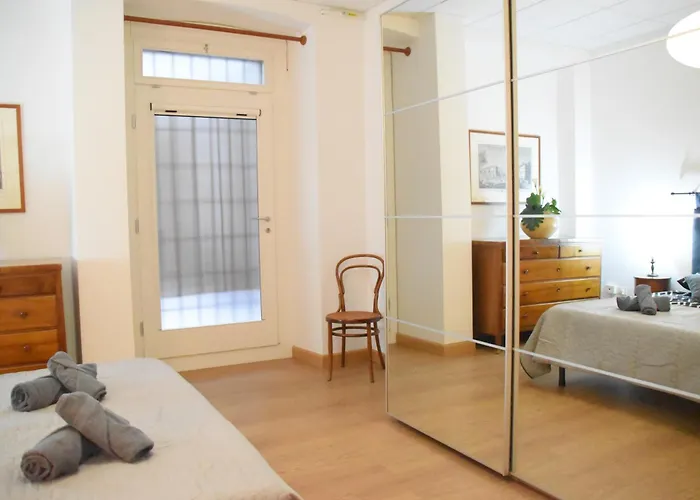 Loft With Private Parking Apartmán