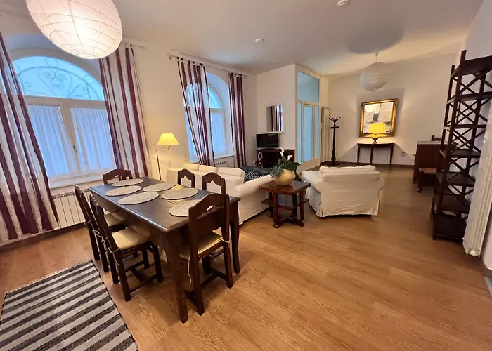 Loft With Private Parking Apartment *